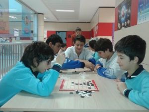 Öğrenciler Ders Aralarında Da Öğreniyor