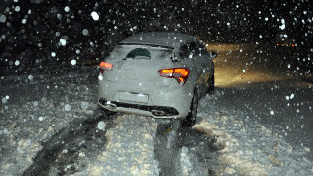 Antalya-Konya Karayolunda Kar Kalınlığı 15 Santimetreye Ulaştı