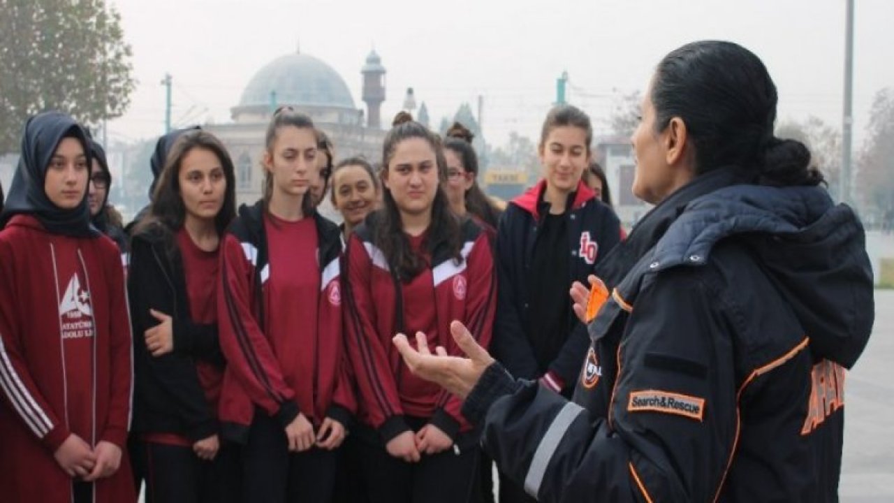 Simülasyon Tırında 7,2'lik Depremi Yaşadılar