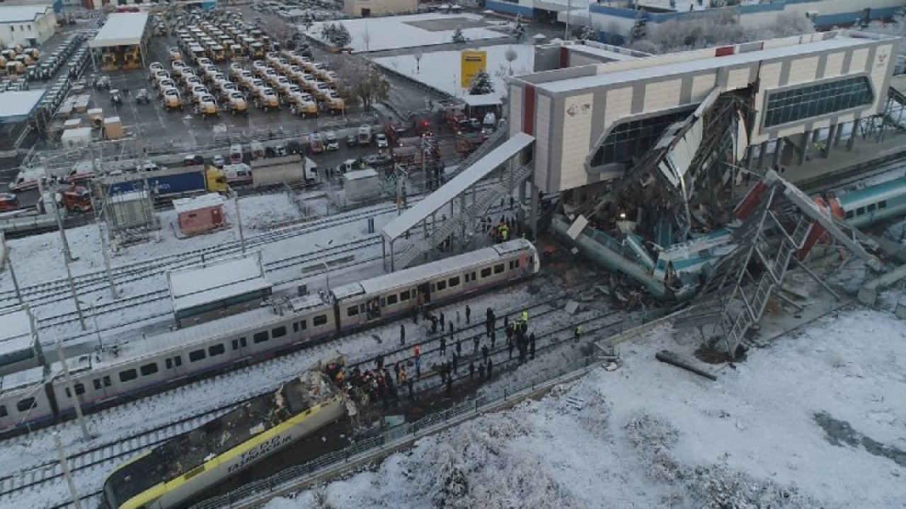 Yüksek Hızlı Tren kaza yaptı
