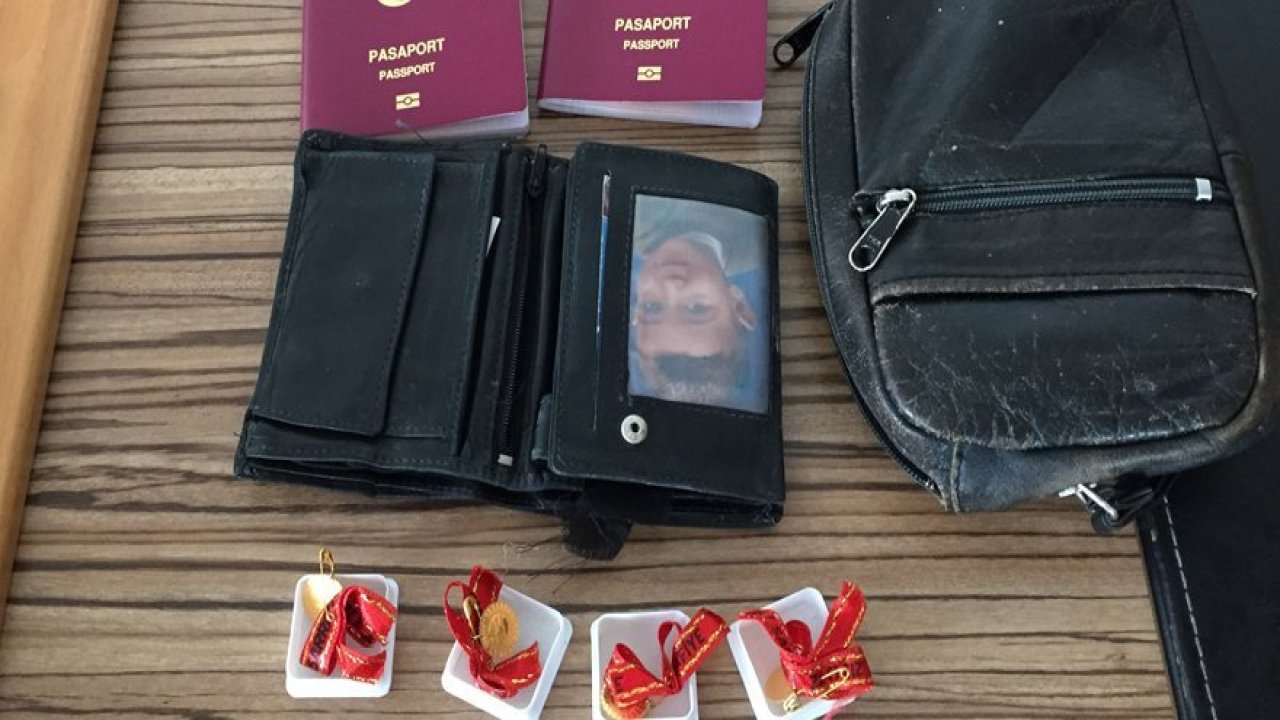 Yeni aldığı araçtan çıkan altınları sahibine gönderdi