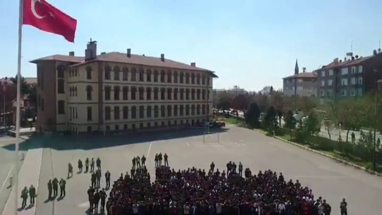 Konya Lisesi öğrencileri "Ana ben gidiyorum düşmana karşı" dediler