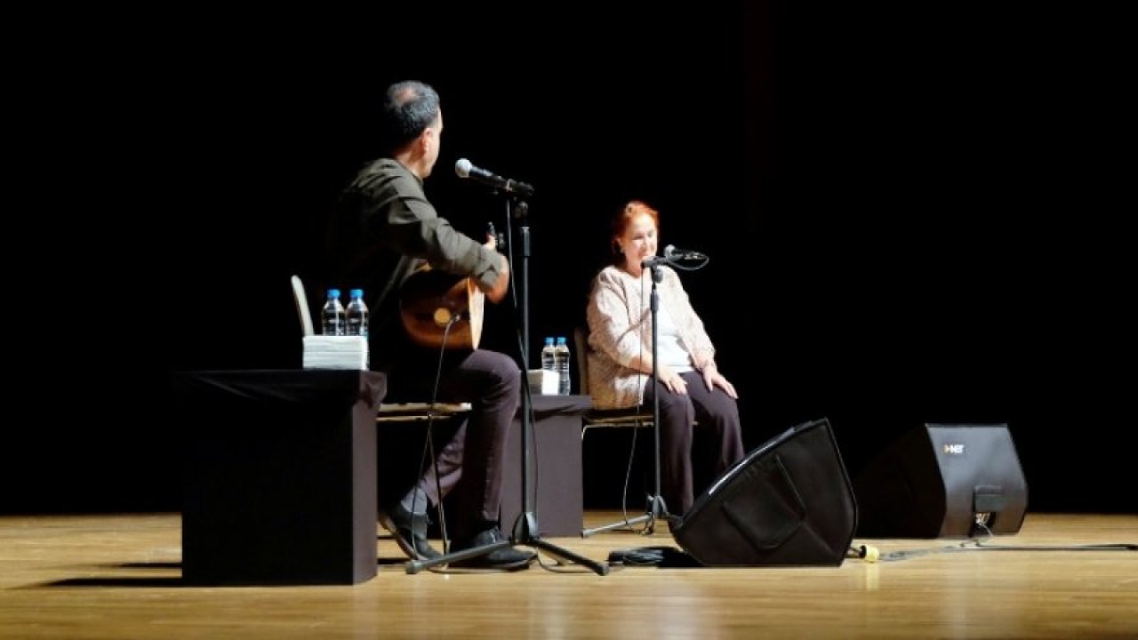 Konya'da türkü resitali