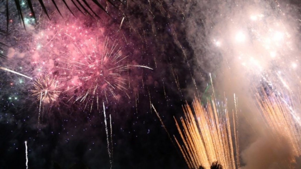 Konya'da sabah 05.30'te hava fişekli kutlama