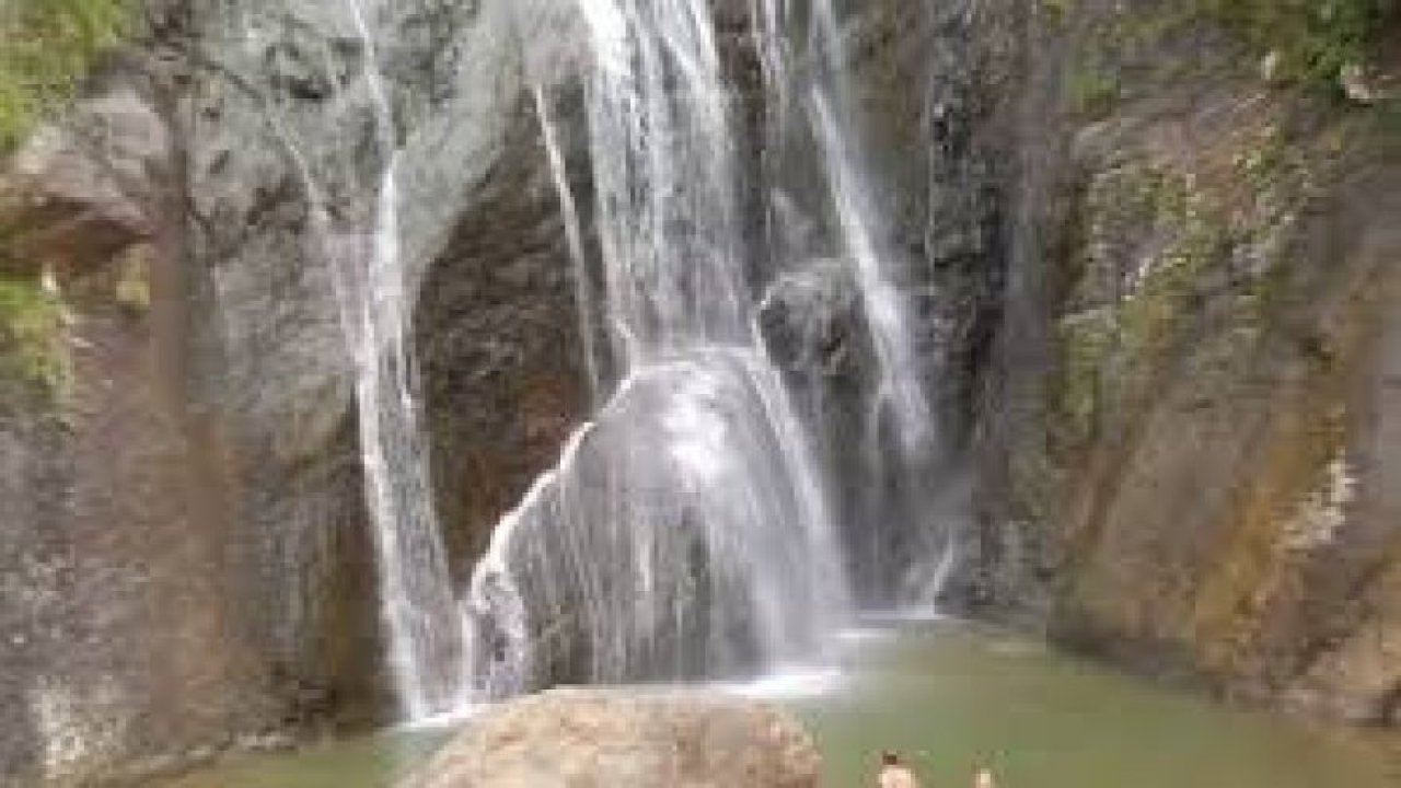 Rize Çayeli Ağaran Şelalesi