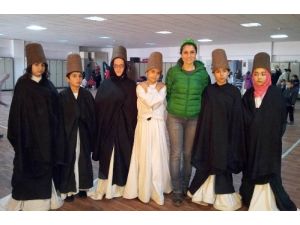 Beden Eğitimi Öğretmeni Öğrencilerden Semazen Grubu Kurdu