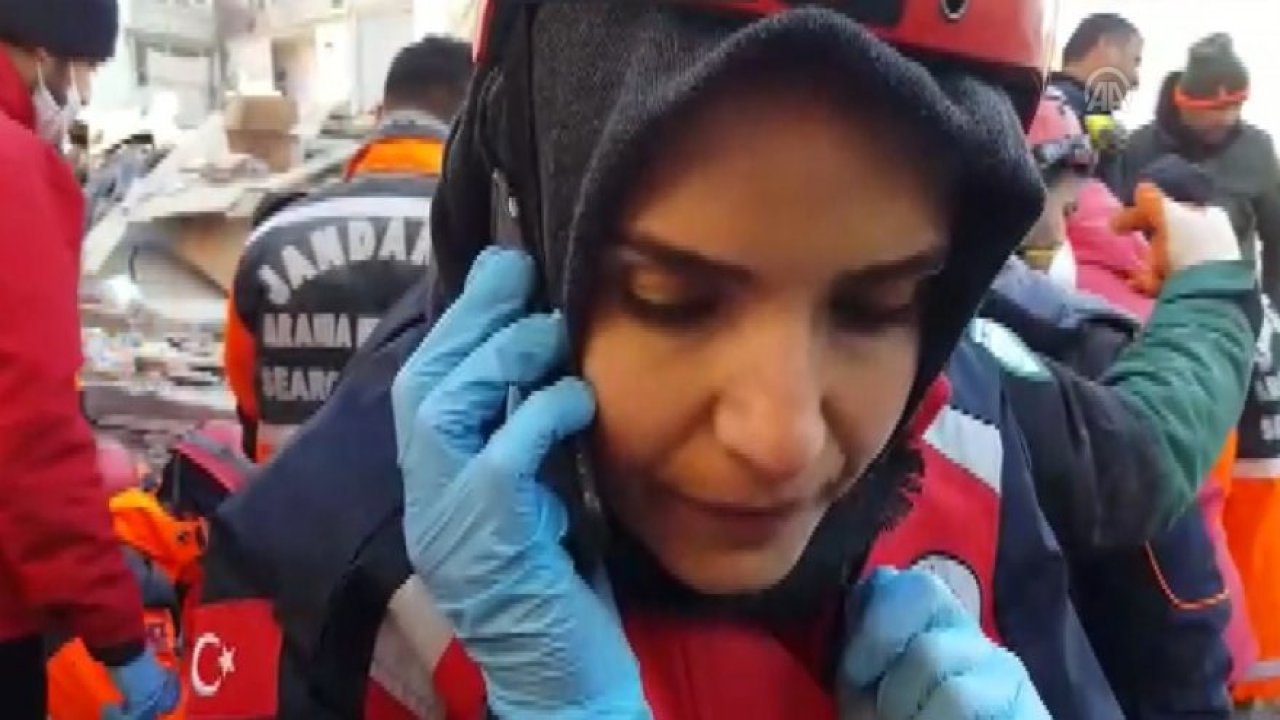 Elazığ'da enkaz altındaki vatandaşla yapılan telefon görüşmesi
