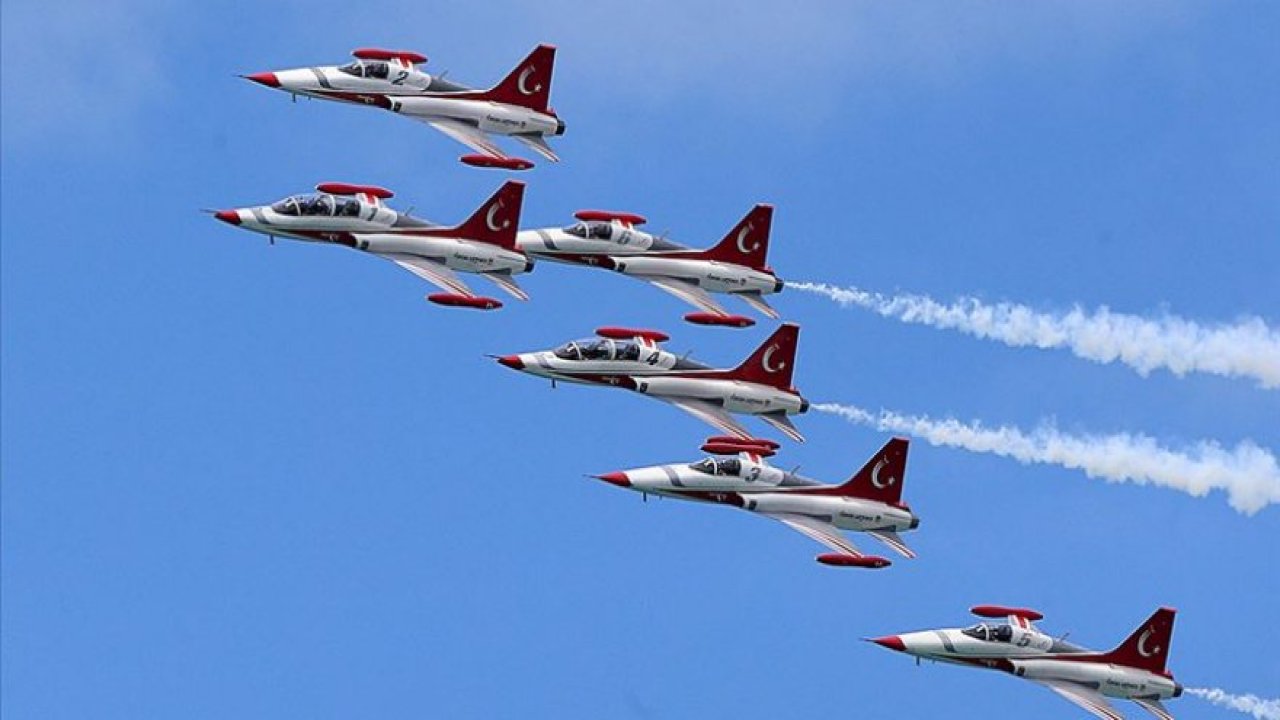 Türk Yıldızları nefes kesti