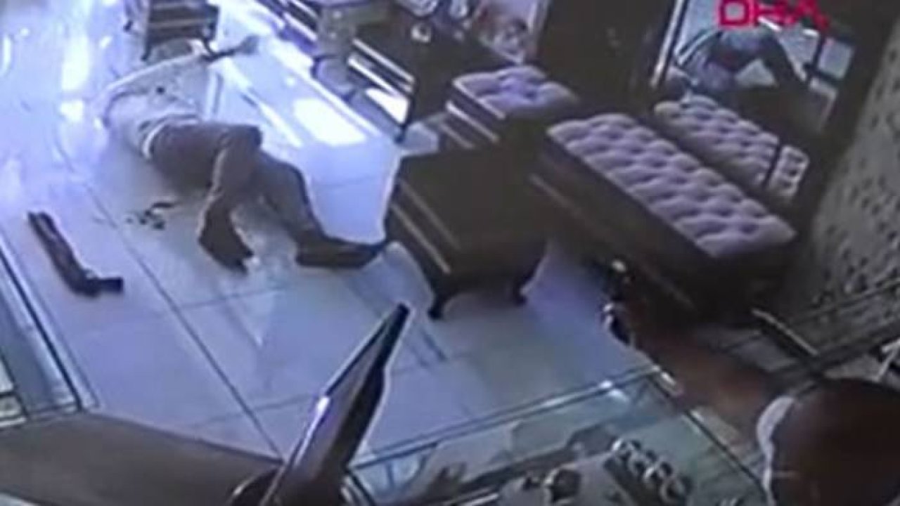 Konya'da kuyumcuyu soygunu! Karısı oyaladı kocası soyguncuyu kurşunladı