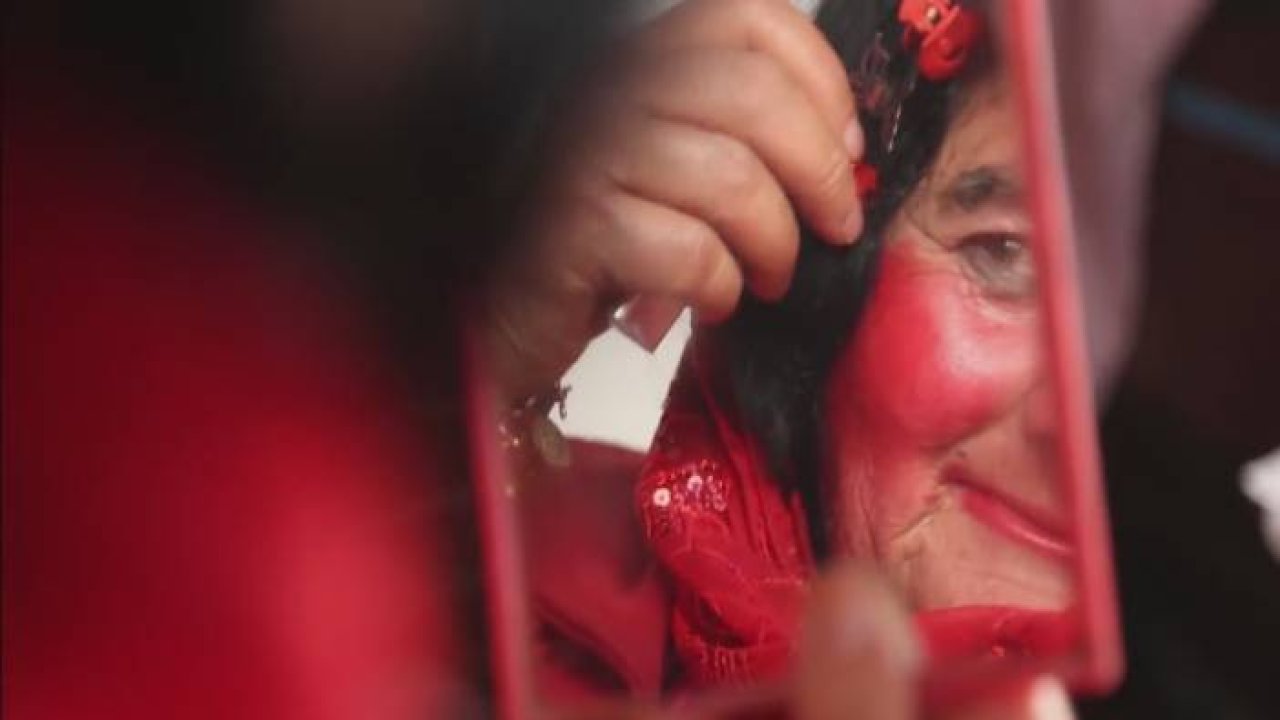 Kırmızı Belgesel Film (Ödüllü Belgesel) Yönetmen Abdurrahman Demir