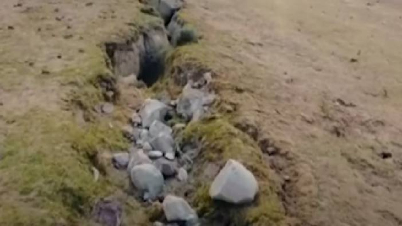 Konya Ovası'nda Dev Yarıklar Yerleşim Yerlerini Tehdit Ediyor