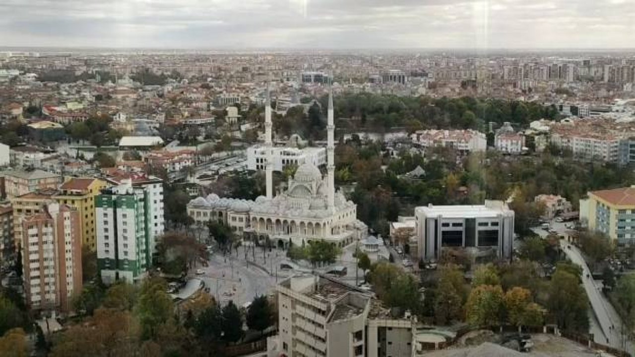 KONYA BÜYÜKŞEHİR BELEDİYESİ BİNASININ YIKIM ÇALIŞMALARI