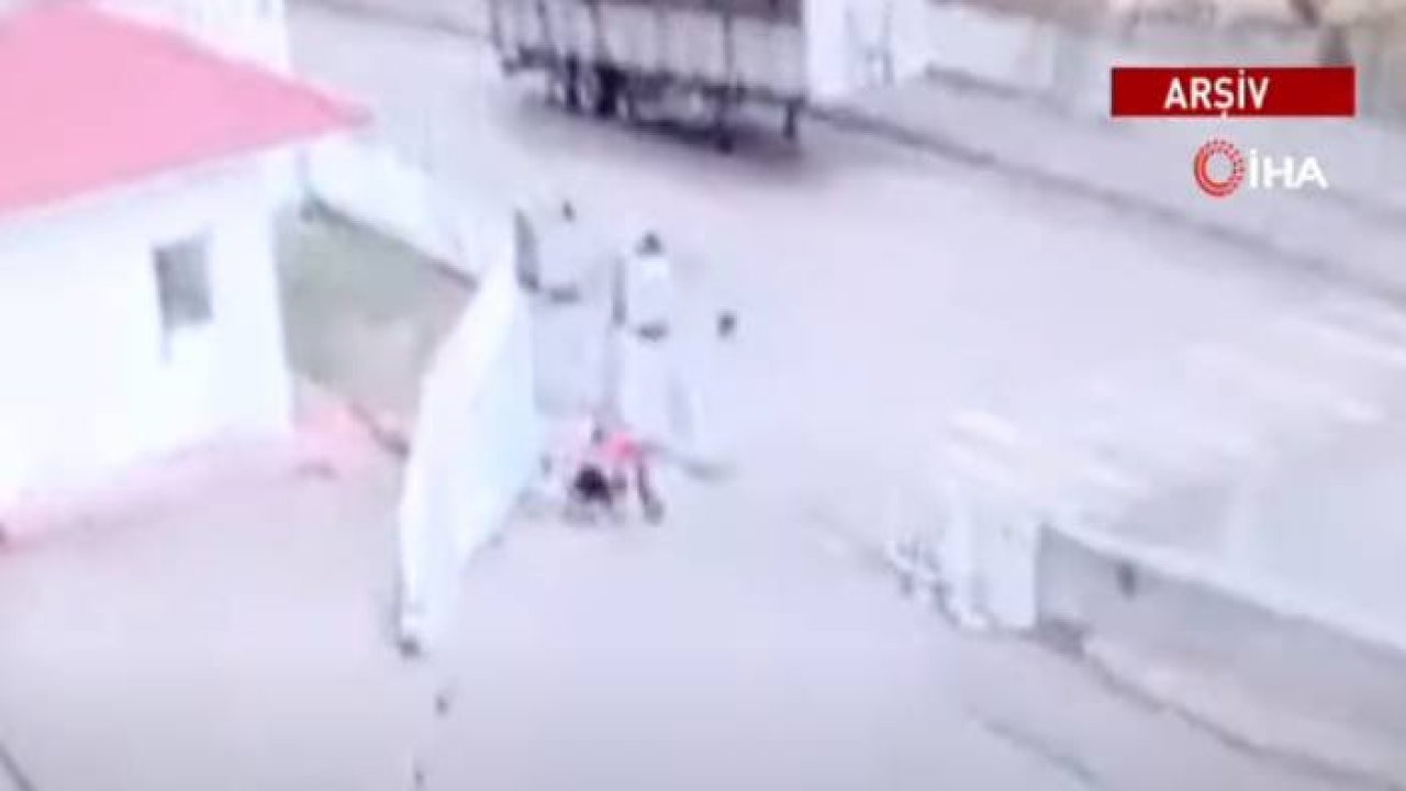 Konya'da sokak köpeklerinden kaçarken hayatını kaybetti