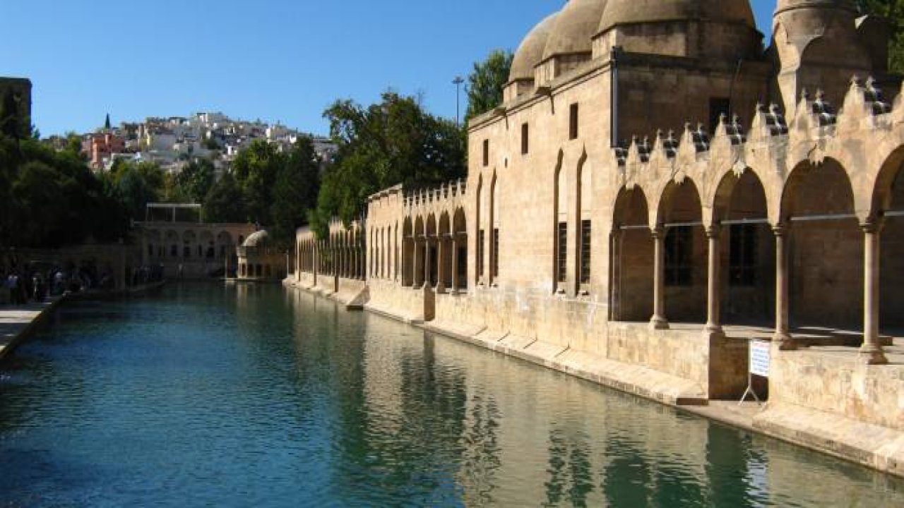 Şanlıurfa Balıklıgöl ve Efsanesi