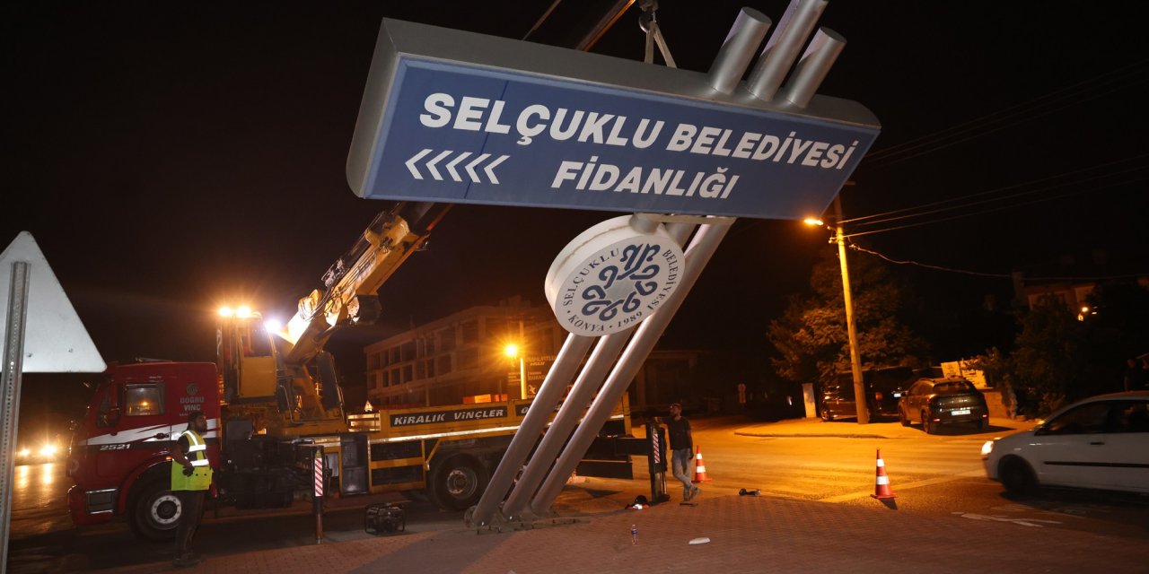 Selçuklu kendi tabelalarını kaldırıyor