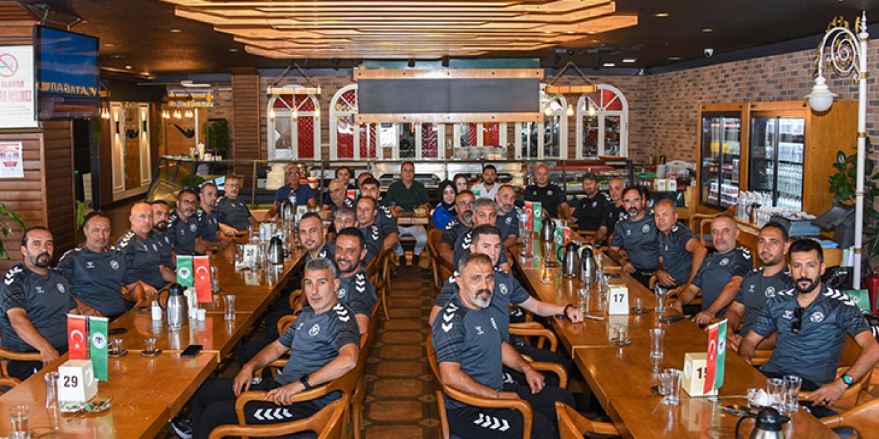 Konyaspor yönetimi altyapı ile bir araya geldi