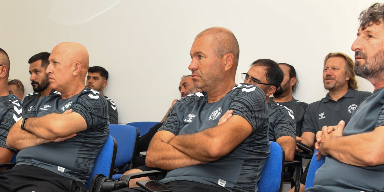 Konyaspor’da altyapı antrenörlerine eğitim verildi