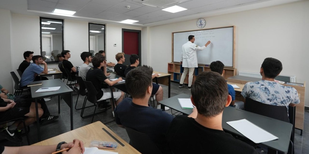 Lise Medeniyet Akademisi'nde kayıtlar başlıyor