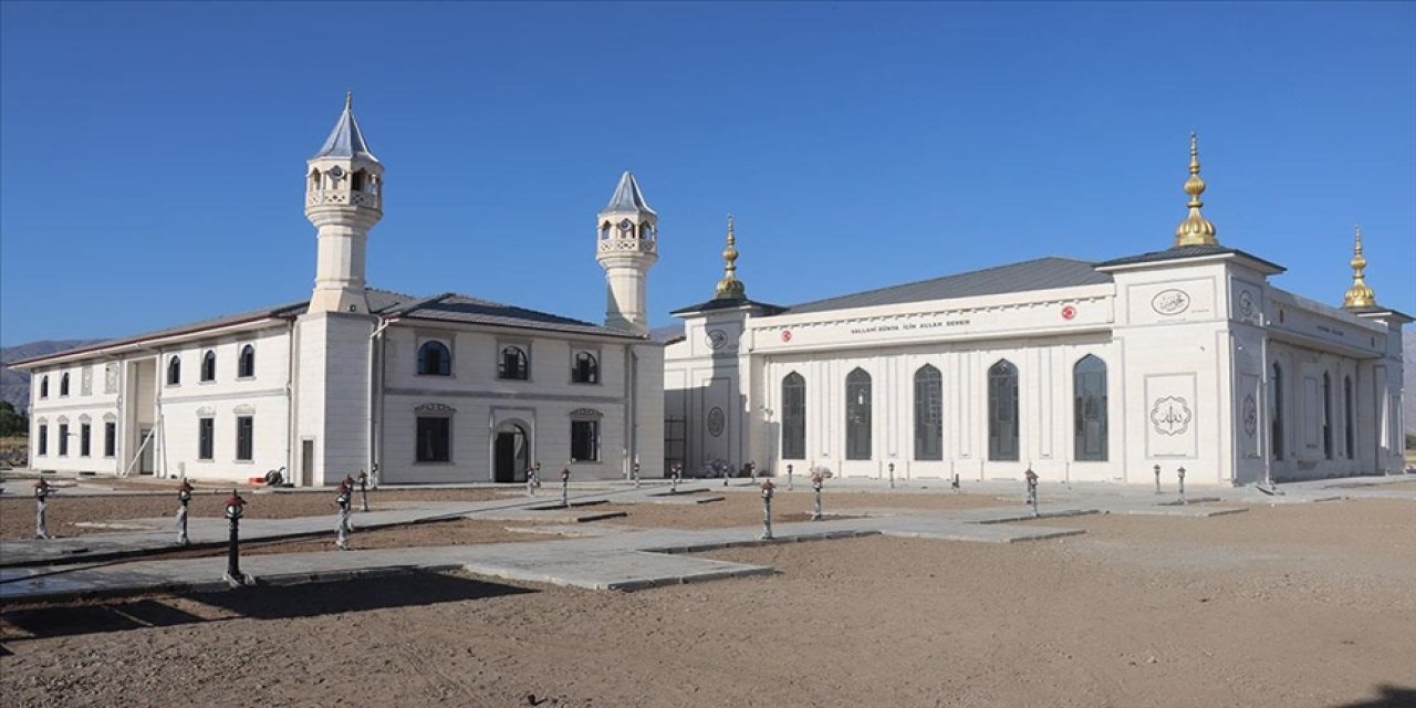Erzincan'da hayırseverlerin desteğiyle inşa edilen "Terzibaba Külliyesi" hizmete açılıyor
