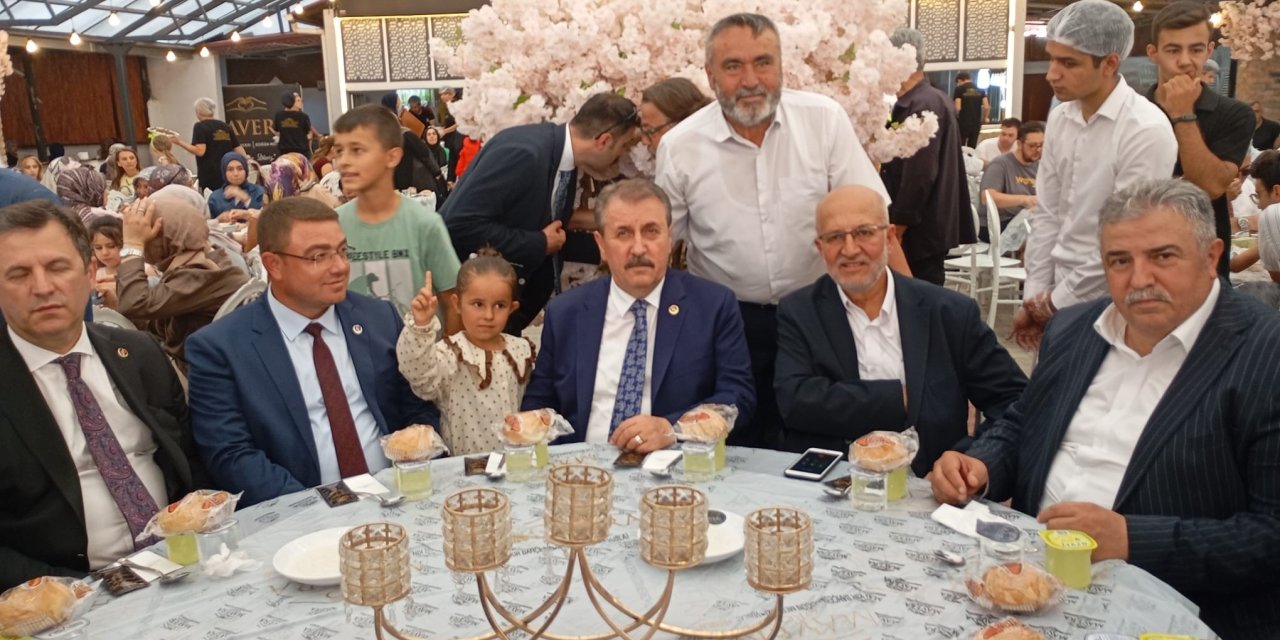 Mustafa Destici, Konya’da düğün pilavı yedi