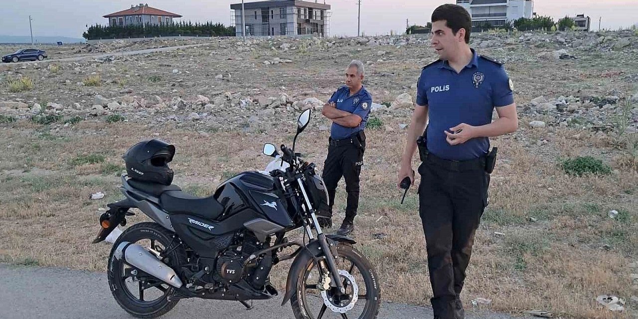 Ehliyetsiz motosikletli kovalamaca sonunda yakalandı