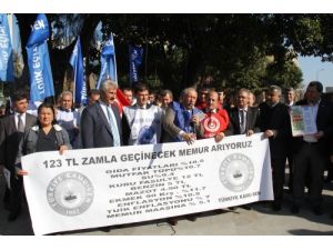 Para Dolu Ayakkabı Kutusuyla Maaş Zammı Protestosu