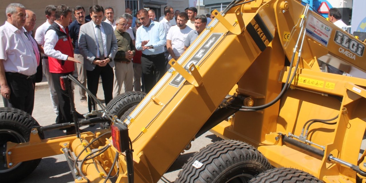 Yeni makineler çiftçilere teslim edildi