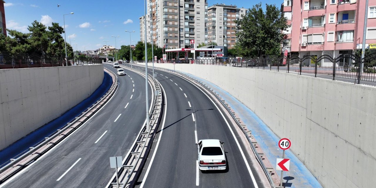 Konya'daki alt geçidin asfaltı yenilendi