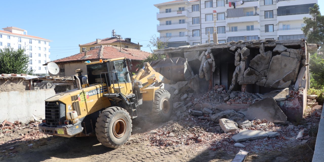 Ereğli'de virane yapılar yıkılıyor