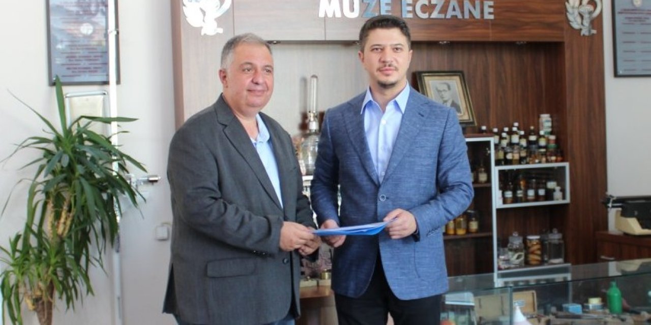 Özboyacı eczacıların sorunlarını dinledi