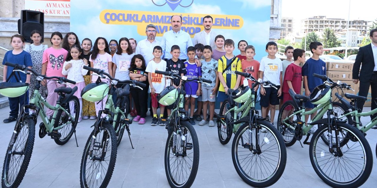 Konya'da 12 bin çocuğa bisiklet hediye edildi