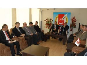 Aile Hekimliği Uygulamasıyla Birlikte Mevzuat Değiştikçe Yükü Artıyor