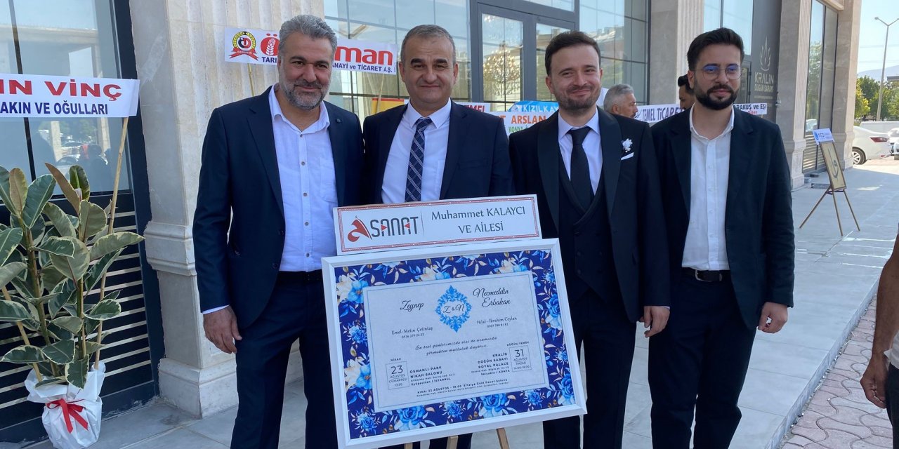 Zeynep ve Necmeddin Erbakan'ın mutlu günü