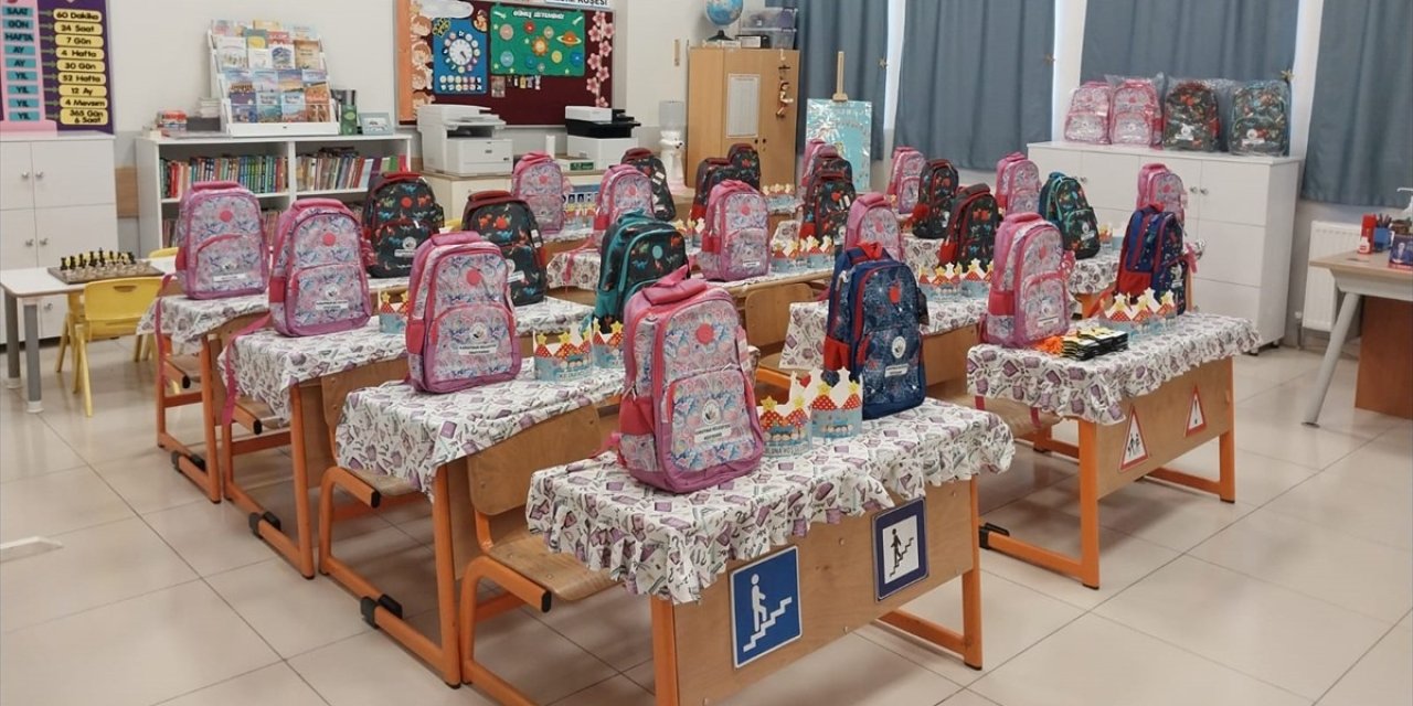 900 birinci sınıf öğrencisine kırtasiye desteği