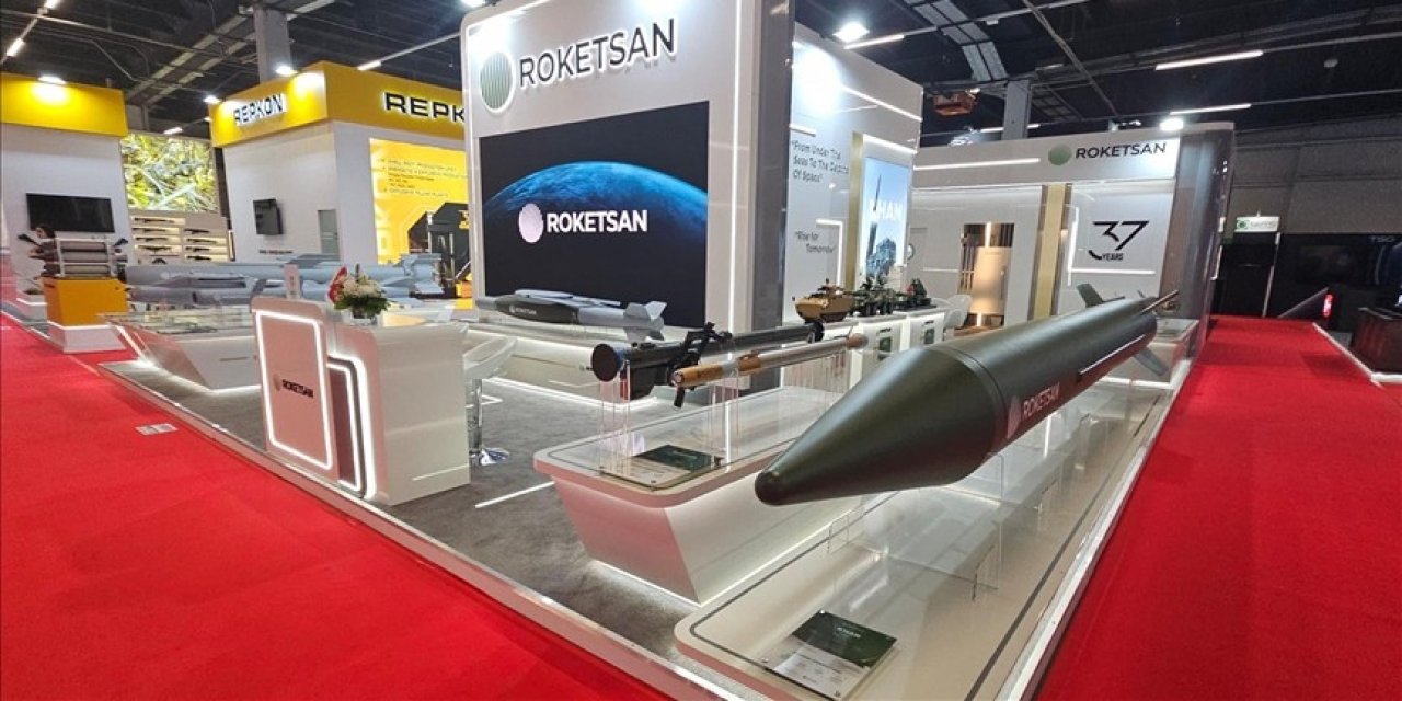 Roketsan ürünlerini yurt dışında sergiliyor