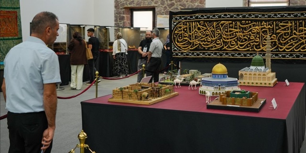 'Mukaddes Emanetler' sergisi açıldı