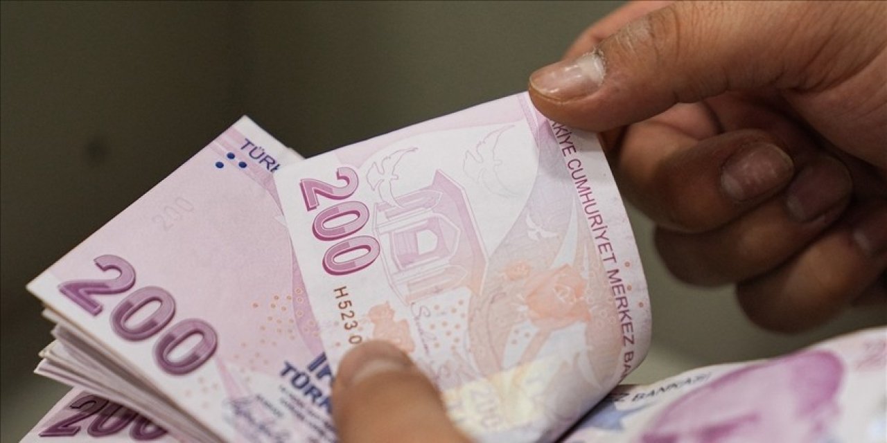 Yaşlı aylıkları hesaplara yatırılıyor