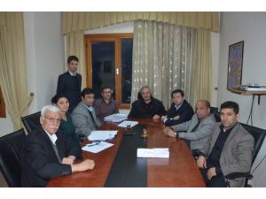 Trafiğe Kapanan Yol Anlaşma İle Tekrar Açıldı