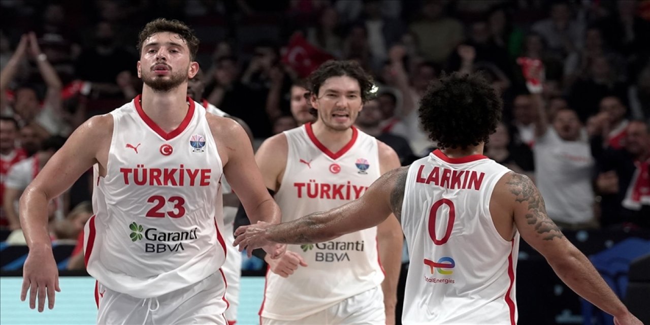 A Milli Basketbol Takımı yarı final için sahaya çıkıyor