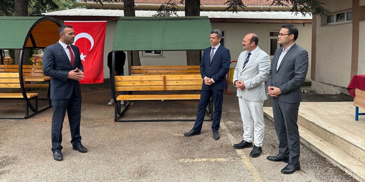 Meslek liselilerden belediyeye kamelya üretti