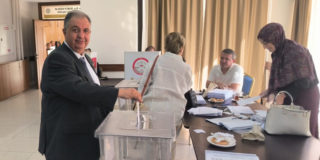 Konya'da Ecz. Koru güven tazeledi