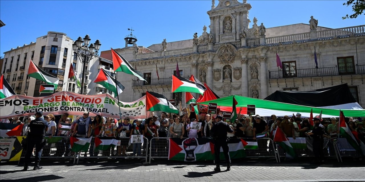 İspanyollar, bisiklet yarışlarında İsrail’e karşı meydanlara çıktı