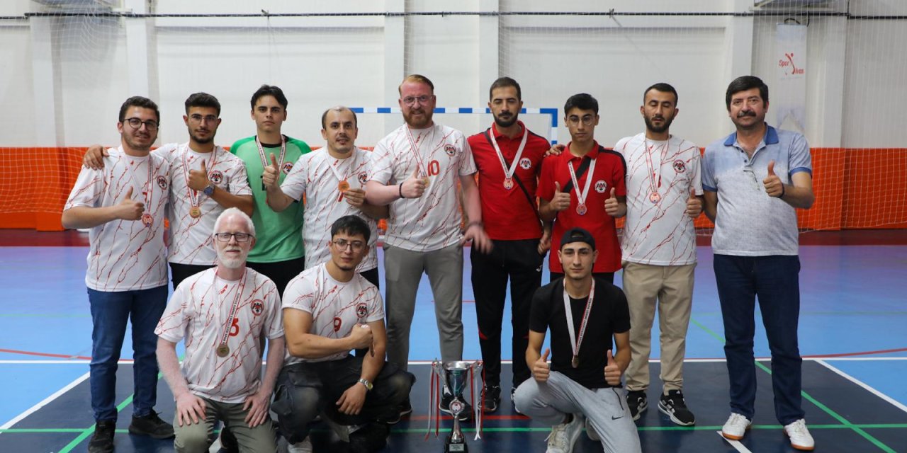 Anadolu Kartalları kupayı Konya’ya getirdi