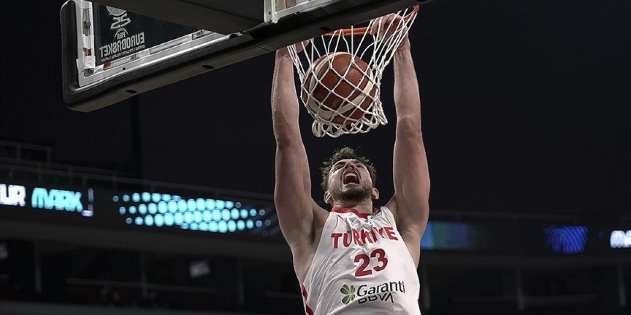 Milli takım final hedefiyle parkede