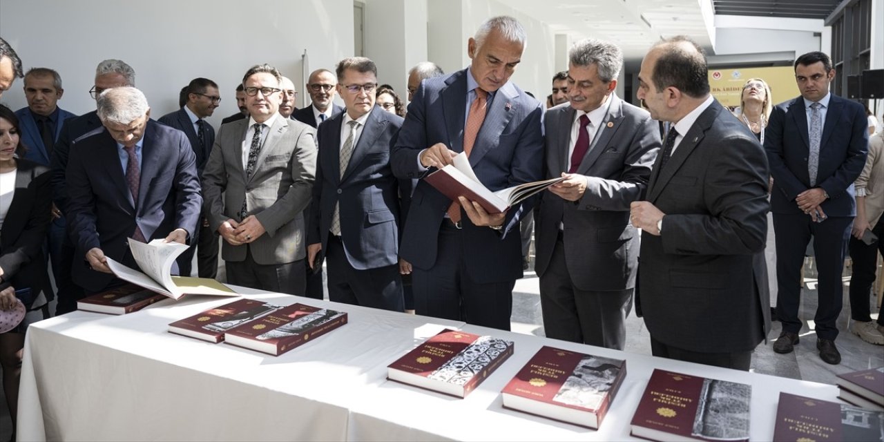'Resimli Türk Abideleri' eseri tanıtıldı