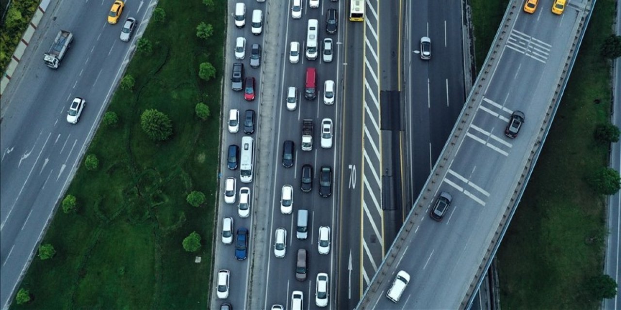 Trafiğe bir ayda kaydolan araç sayısı açıklandı