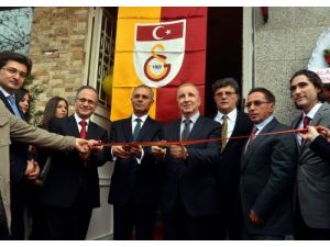 Maltepe Galatasaraylılar Derneği Başkan Ünal Aysal Tarafından Açıldı