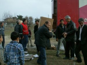 Evleri Yanan Aileye Kızılay'dan Yardım Eli