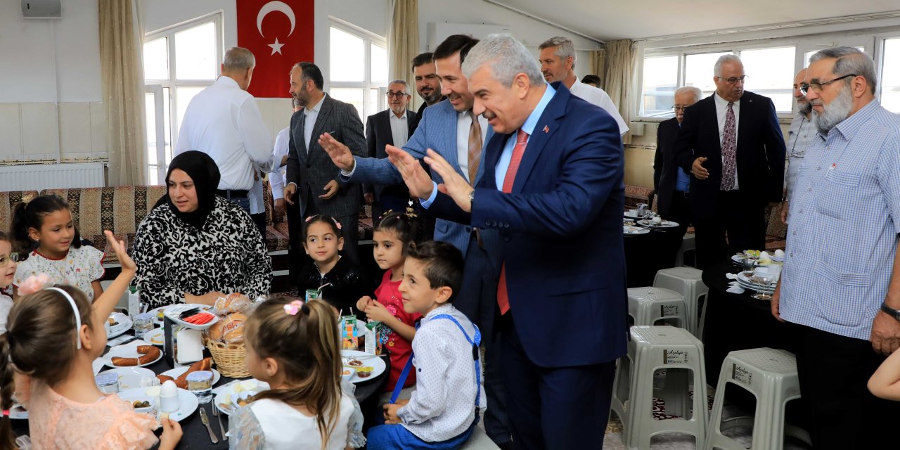 Akın, Ayhan ve Kılca vatandaşlarla buluştu