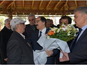 Vali Coş Muhtarlarla Bir Araya Geldi